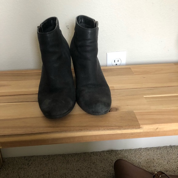 Shoes - Picture 4 of 4